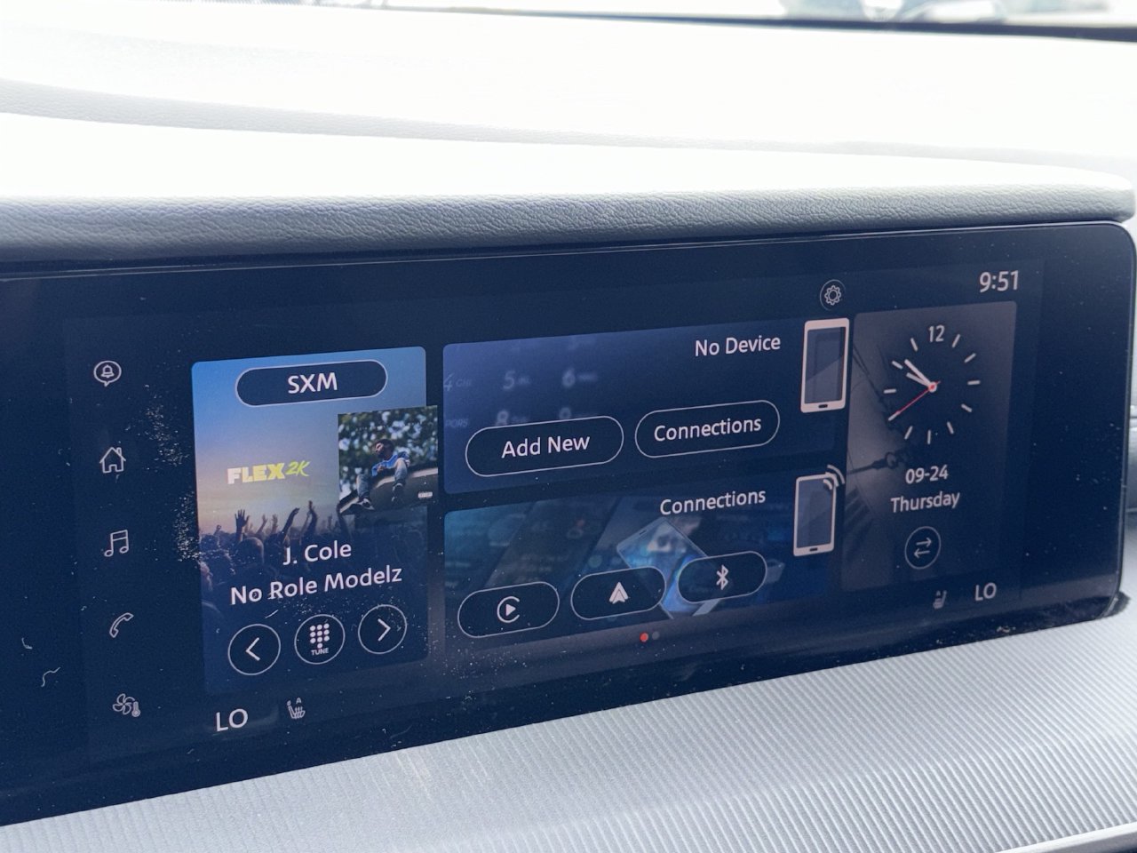 Certified 2025 Nissan Murano SV FWD image 18