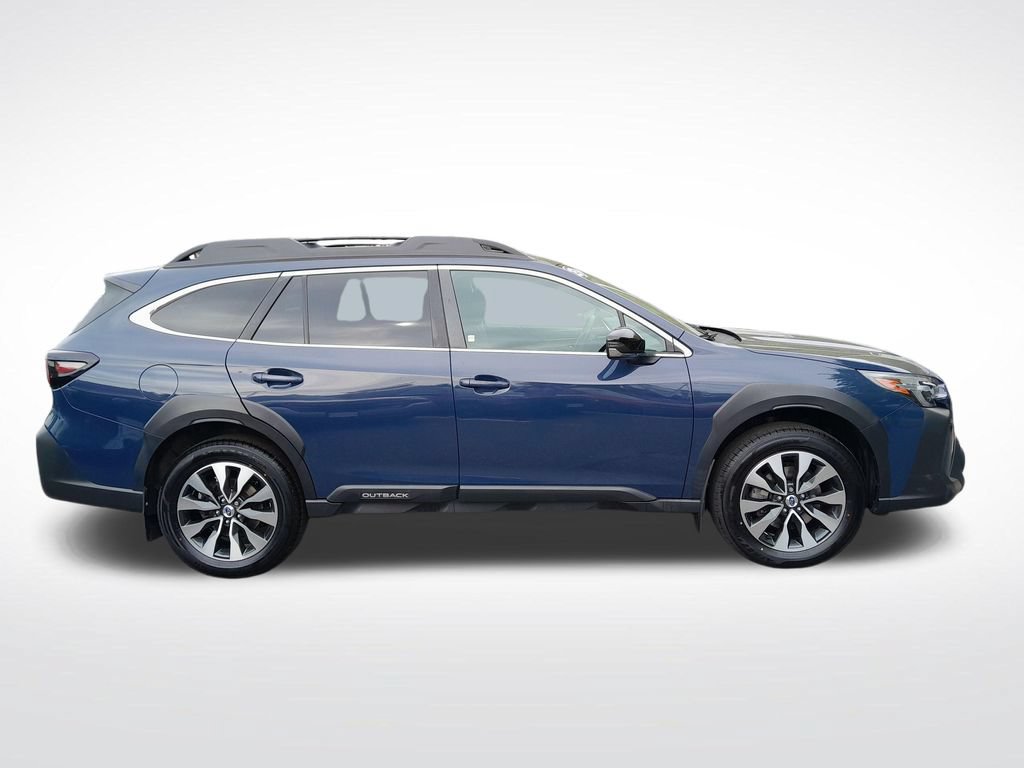 Used 2023 Subaru Outback Limited AWD/4WD image 9