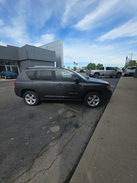 Used 2016 Jeep Compass Sport w/ Power Value Group image 4