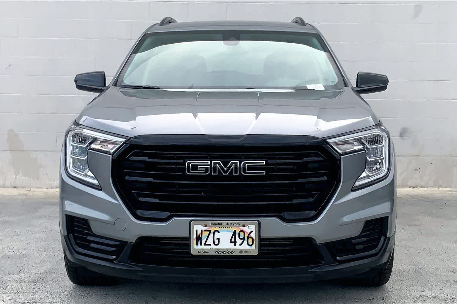 Used 2023 GMC Terrain SLE w/ Driver Convenience Package FWD image 6