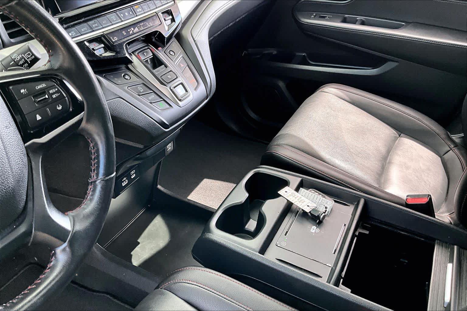 Used 2025 Honda Odyssey Sport-L image 17