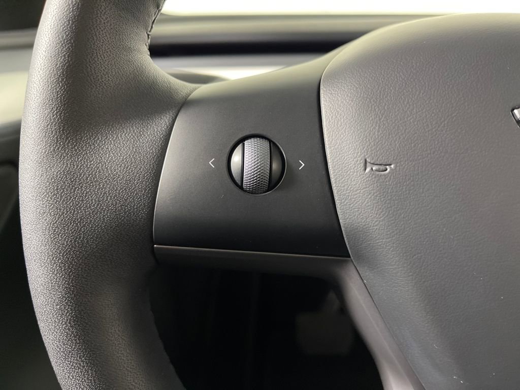 Used 2023 Tesla Model Y Long Range image 28