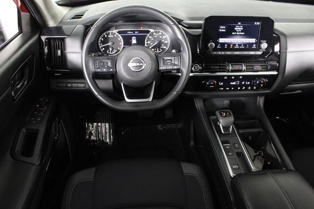 Certified 2024 Nissan Pathfinder SV w/ Black Appearance Package FWD image 7