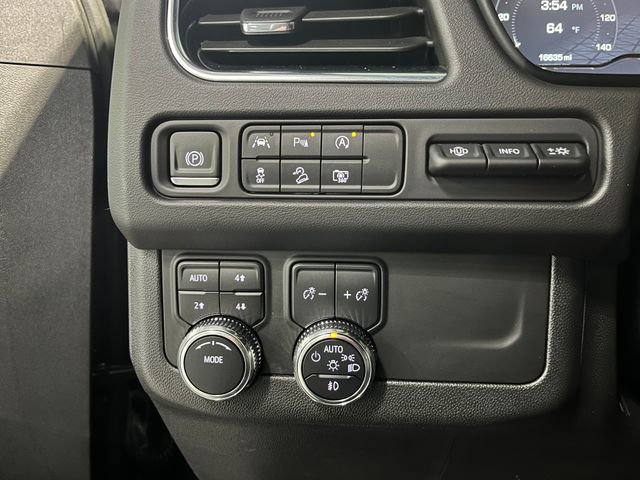 Used 2024 GMC Yukon AT4 w/ Technology Package AWD/4WD image 26