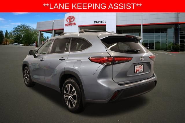 Used 2023 Toyota Highlander XLE image 8