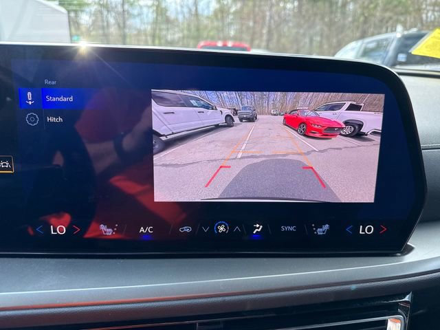 Used 2025 Chevrolet Traverse LT image 23