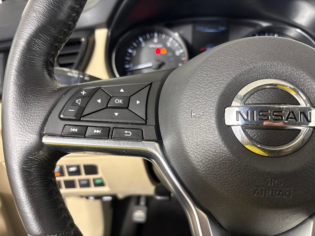 Used 2017 Nissan Rogue SL FWD image 19