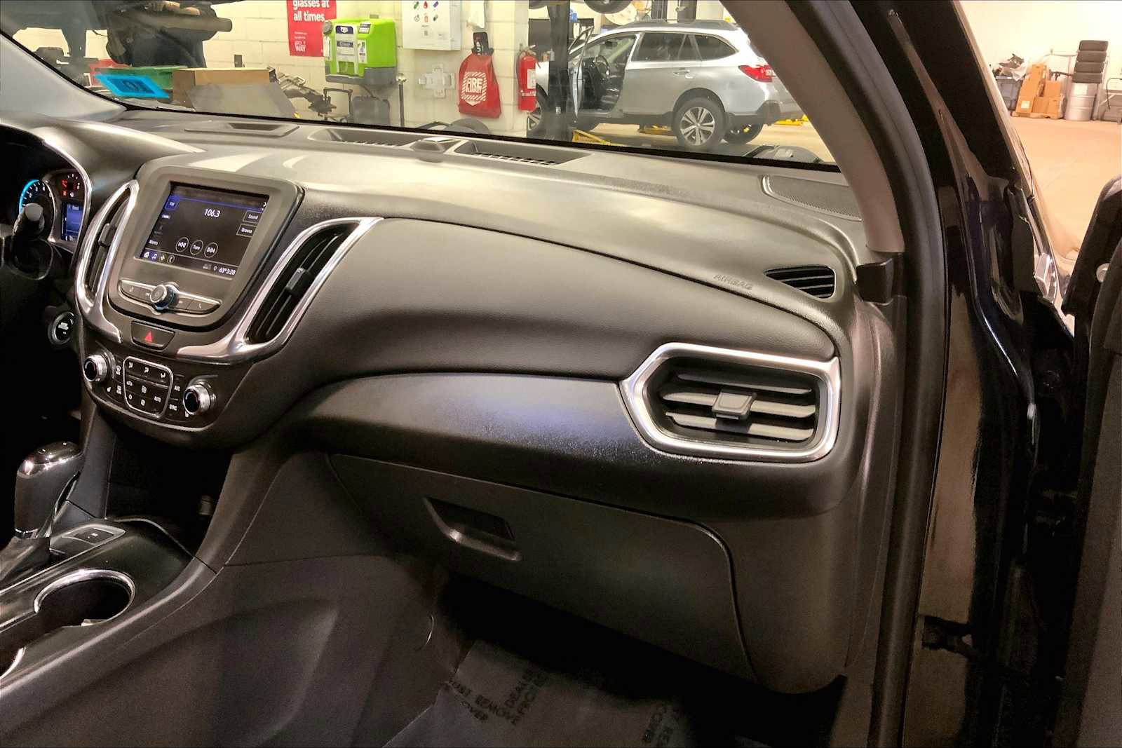 Used 2020 Chevrolet Equinox LT image 17