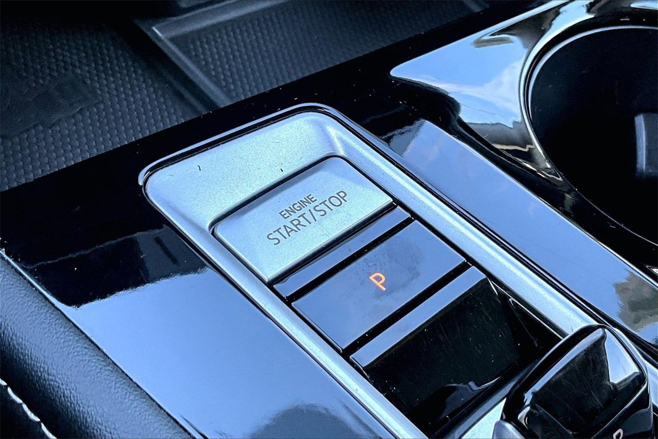 Used 2024 Volkswagen Atlas SE image 27