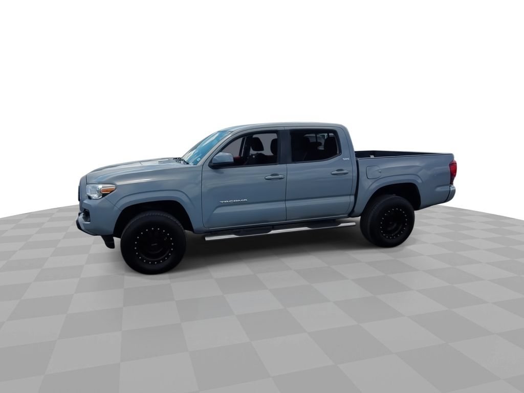 Used 2020 Toyota Tacoma SR5 RWD image 4