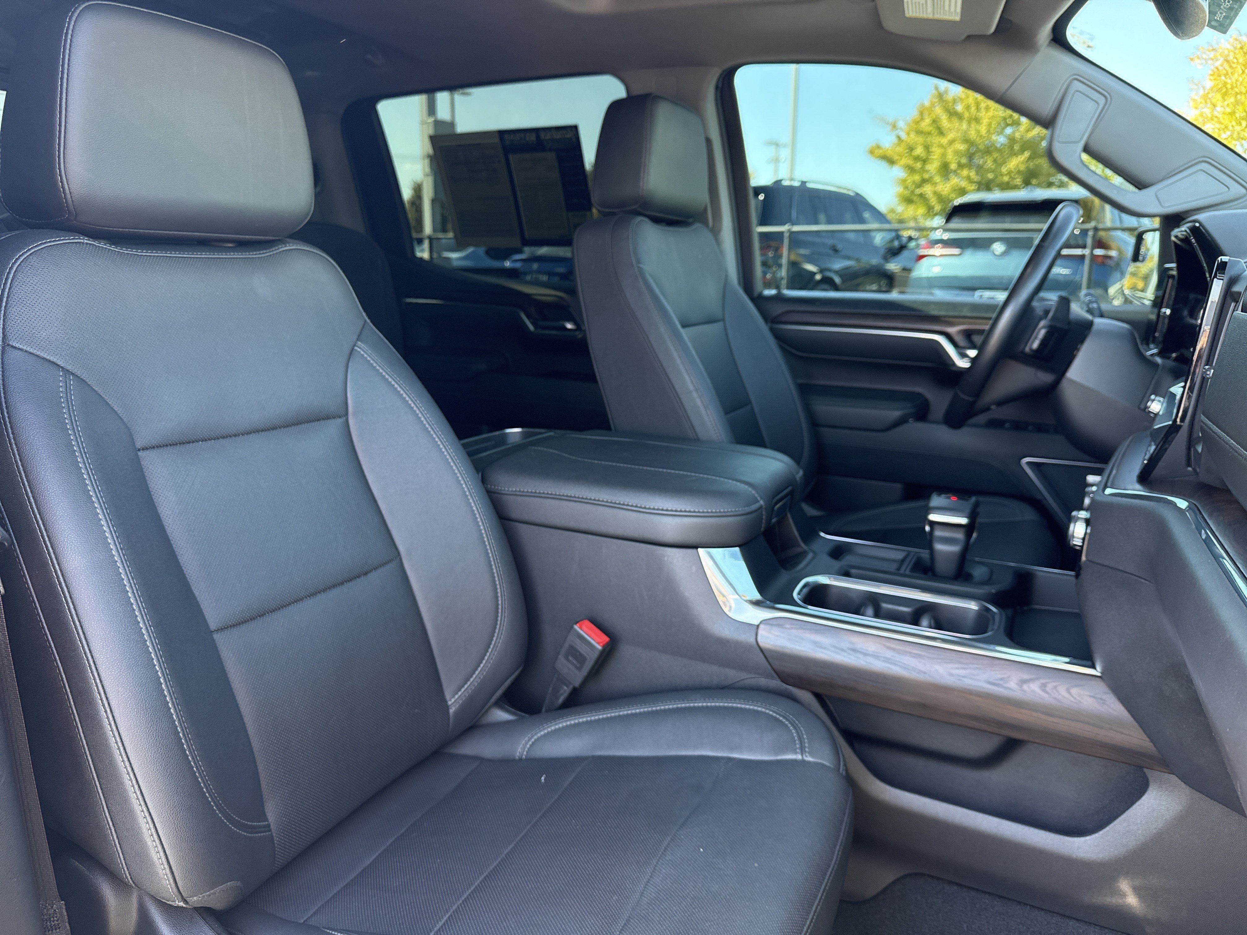 Used 2023 GMC Sierra 1500 SLT w/ SLT Convenience Package AWD/4WD image 33