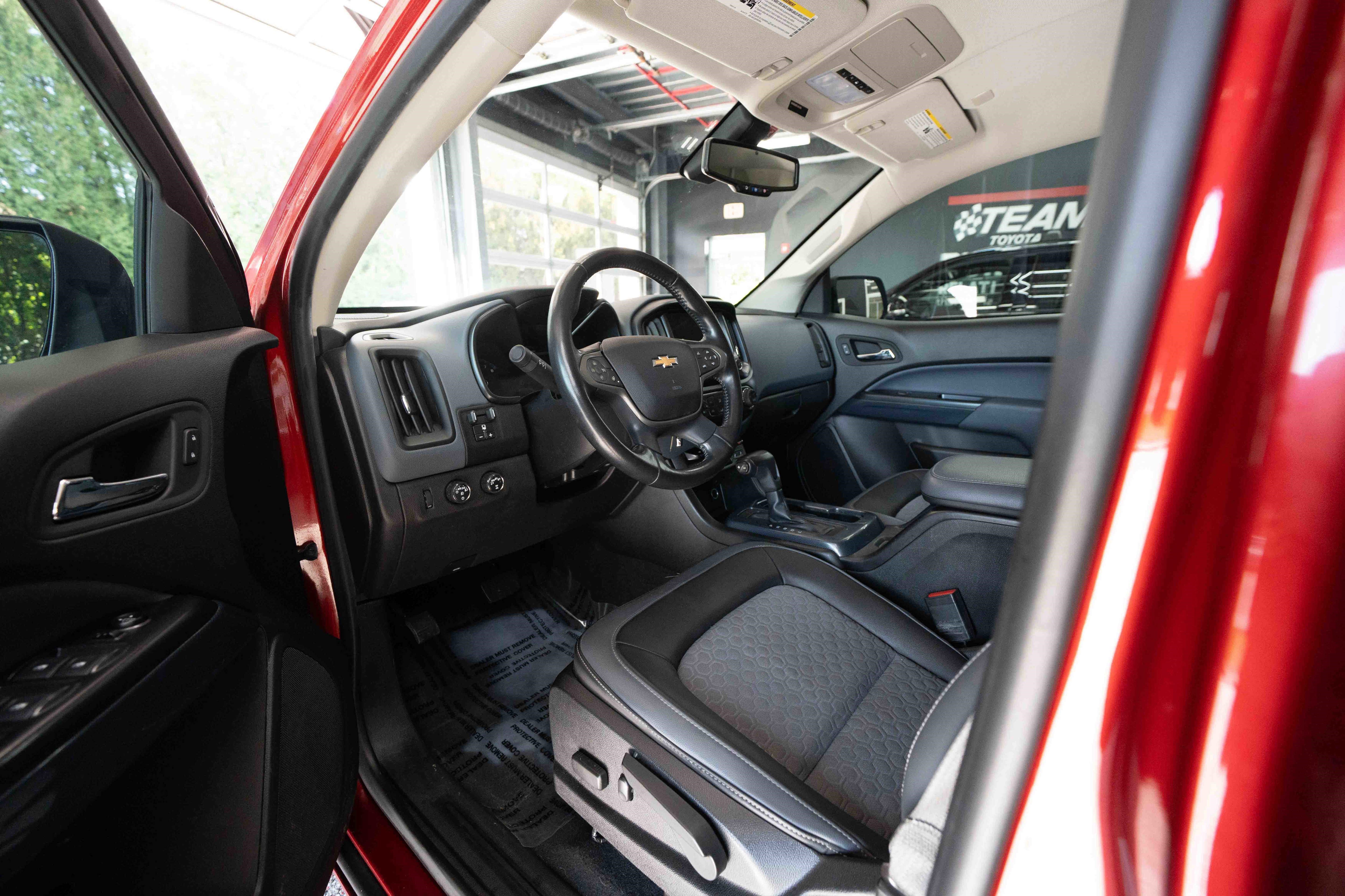 Used 2021 Chevrolet Colorado Z71 AWD/4WD image 8