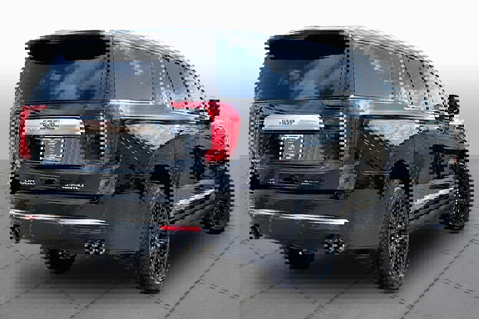 Used 2022 GMC Yukon XL Denali image 13