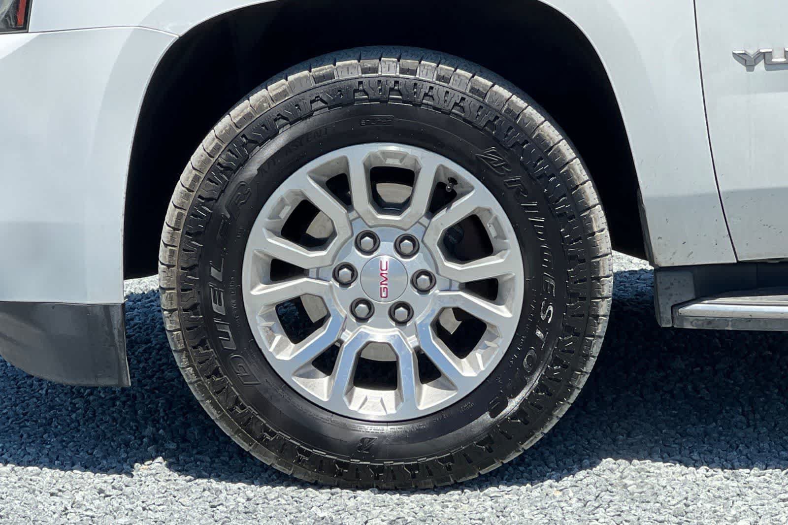 Used 2018 GMC Yukon SLT AWD/4WD image 37