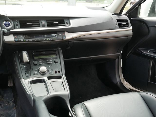 Used 2017 Lexus CT 200h w/ Seat Comfort Package FWD image 22