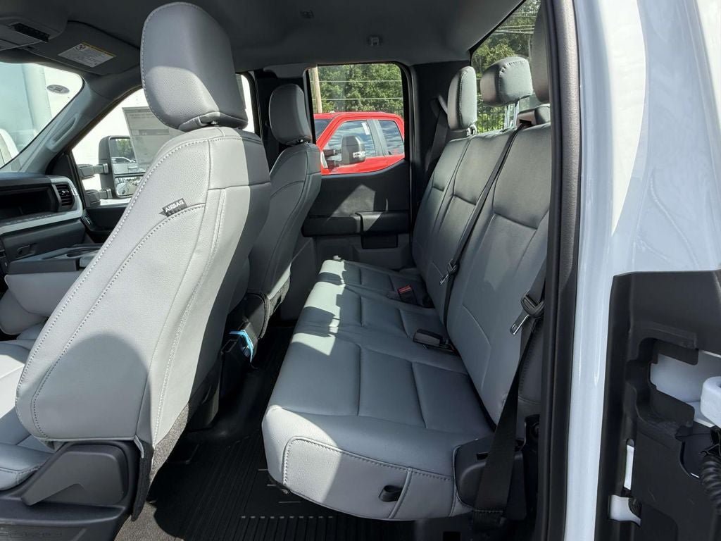 New 2026 Ford F250 XL w/ XL Chrome Package RWD image 11