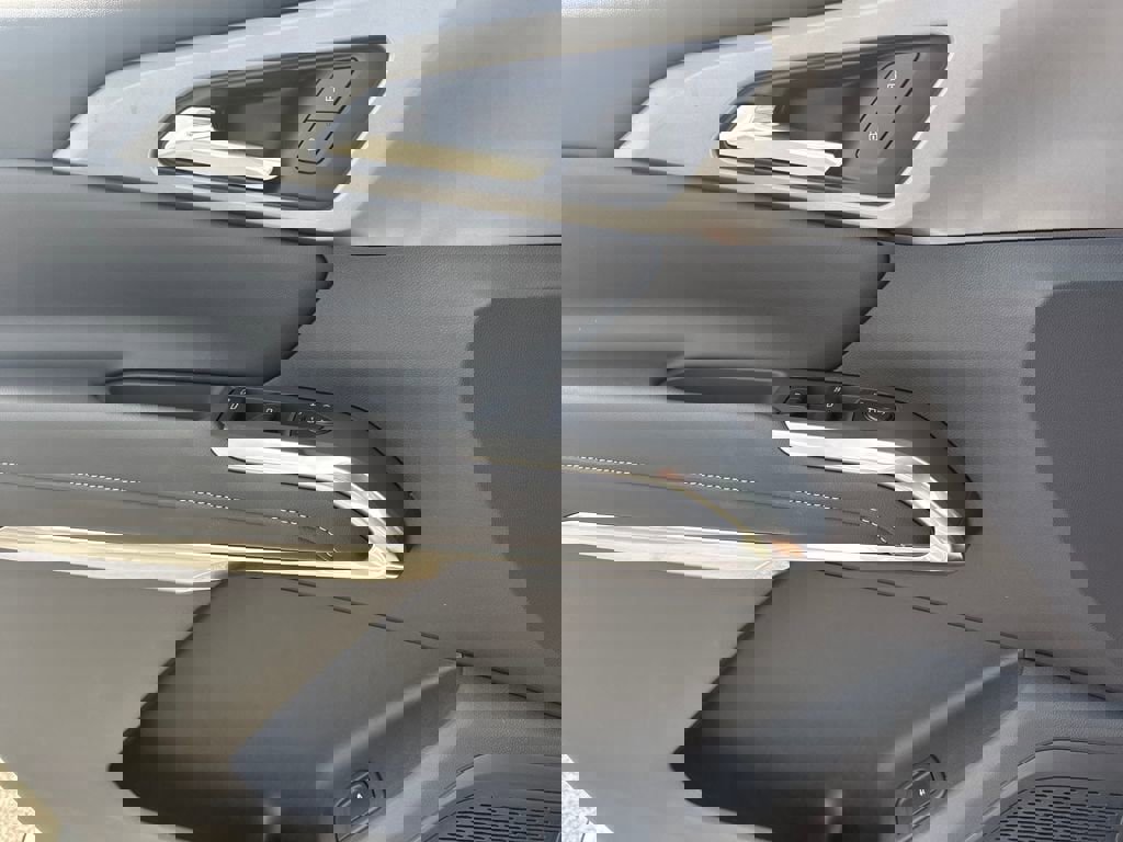 New 2026 Chevrolet Traverse LT w/ Midnight/Sport Edition image 18