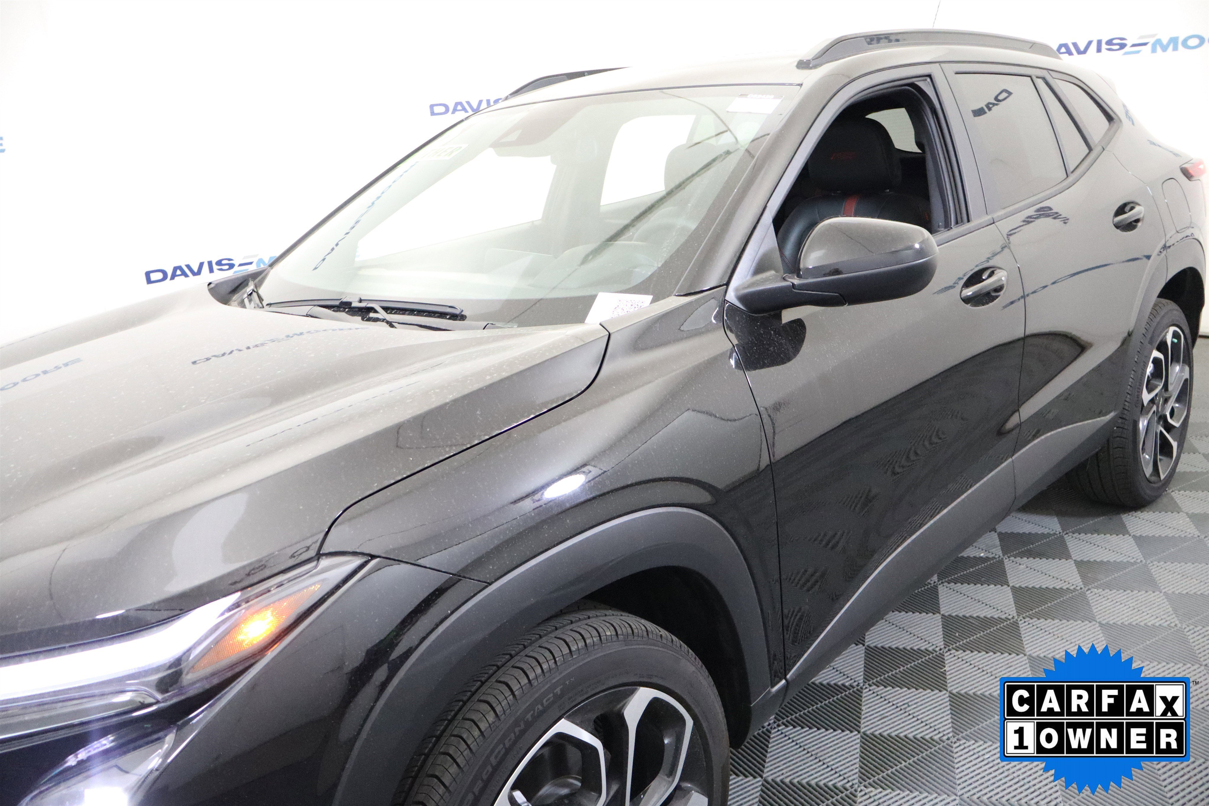 Used 2025 Chevrolet Trax RS w/ Driver Confidence Package FWD image 13