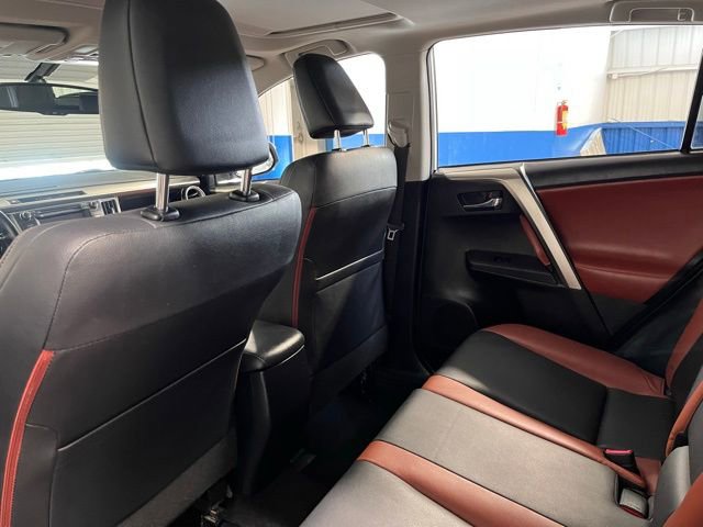 Used 2015 Toyota RAV4 Limited image 17