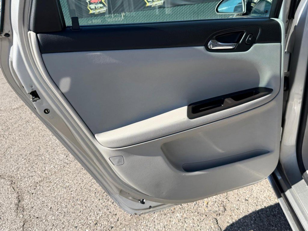 Used 2007 Chevrolet Impala LT w/ Preferred Equipment Group image 34