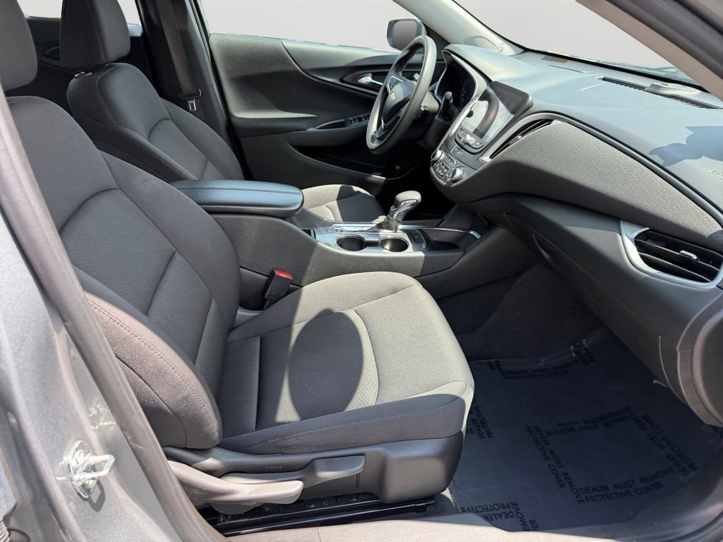 Used 2023 Chevrolet Malibu LT FWD image 12