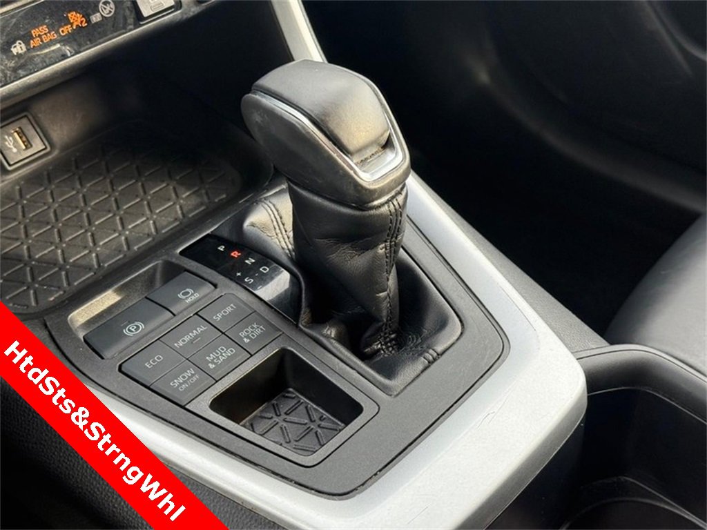 Used 2023 Toyota RAV4 XLE Premium image 22
