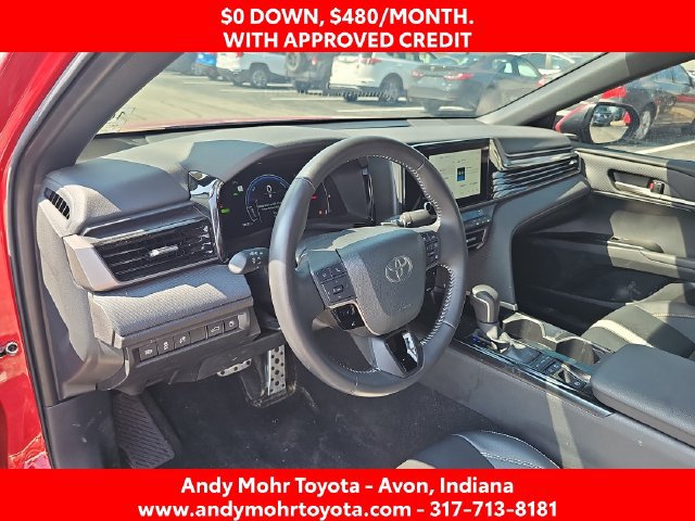 Used 2025 Toyota Camry SE FWD image 9