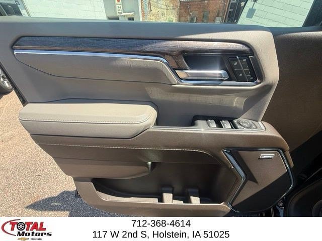 Used 2023 Chevrolet Silverado 1500 LTZ AWD/4WD image 9