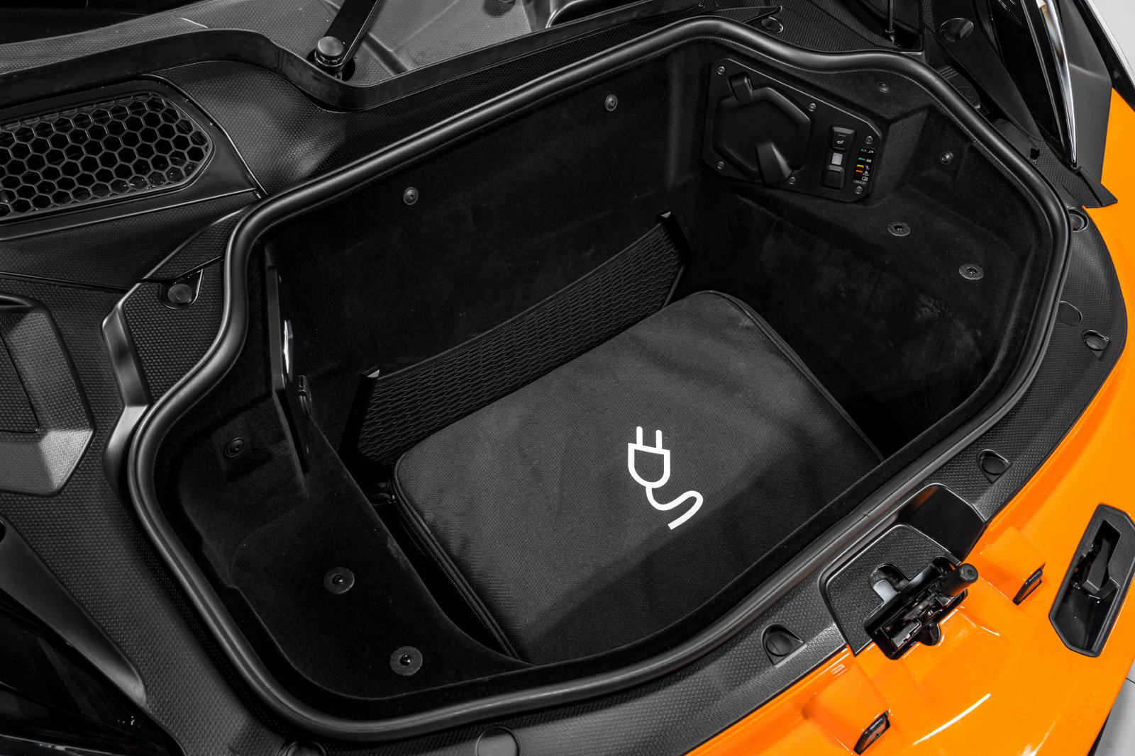 Used 2025 Lamborghini Revuelto AWD/4WD image 41