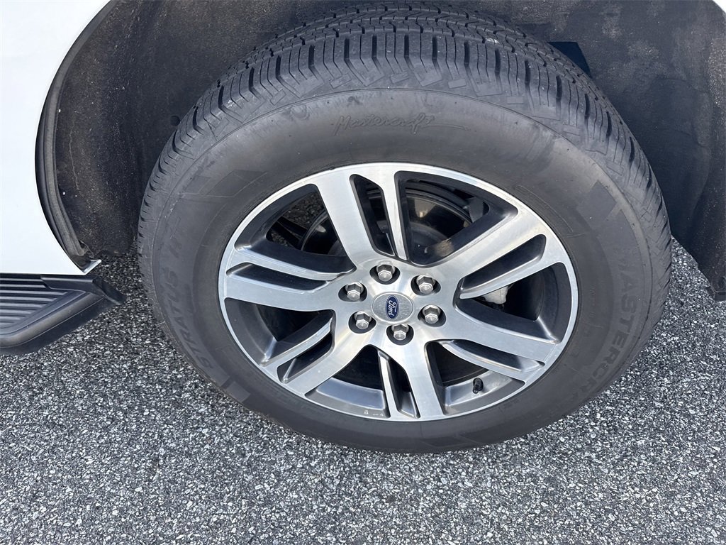 Used 2024 Ford Expedition Limited image 19