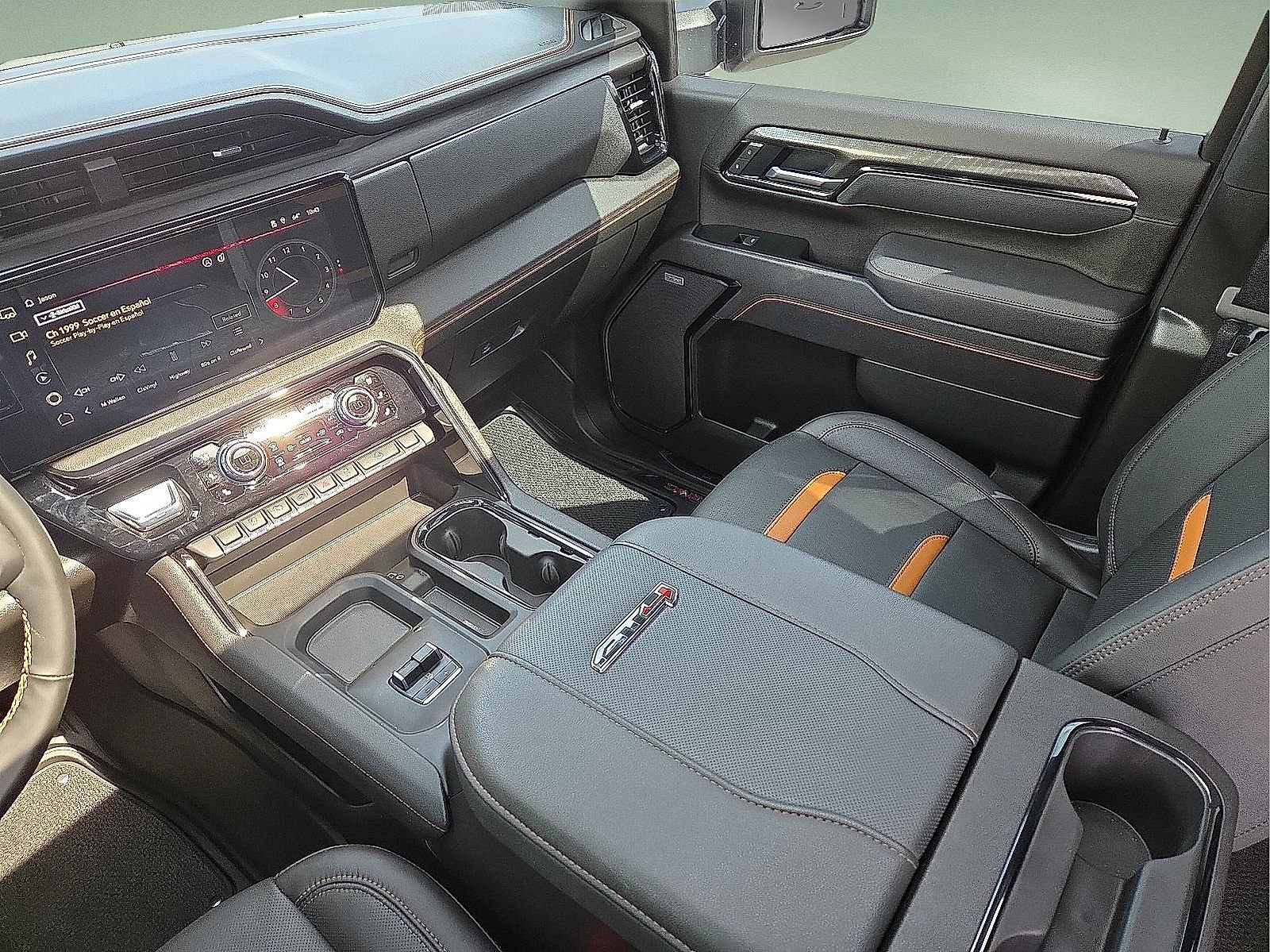 Used 2025 GMC Sierra 2500 AT4 w/ AT4 Premium Plus Package AWD/4WD image 12