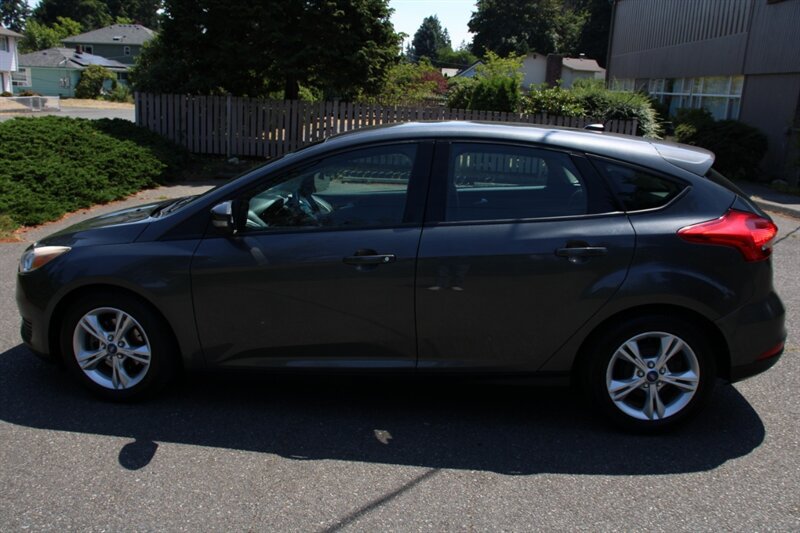 Used 2018 Ford Focus SE w/ Cold Weather Package FWD image 13