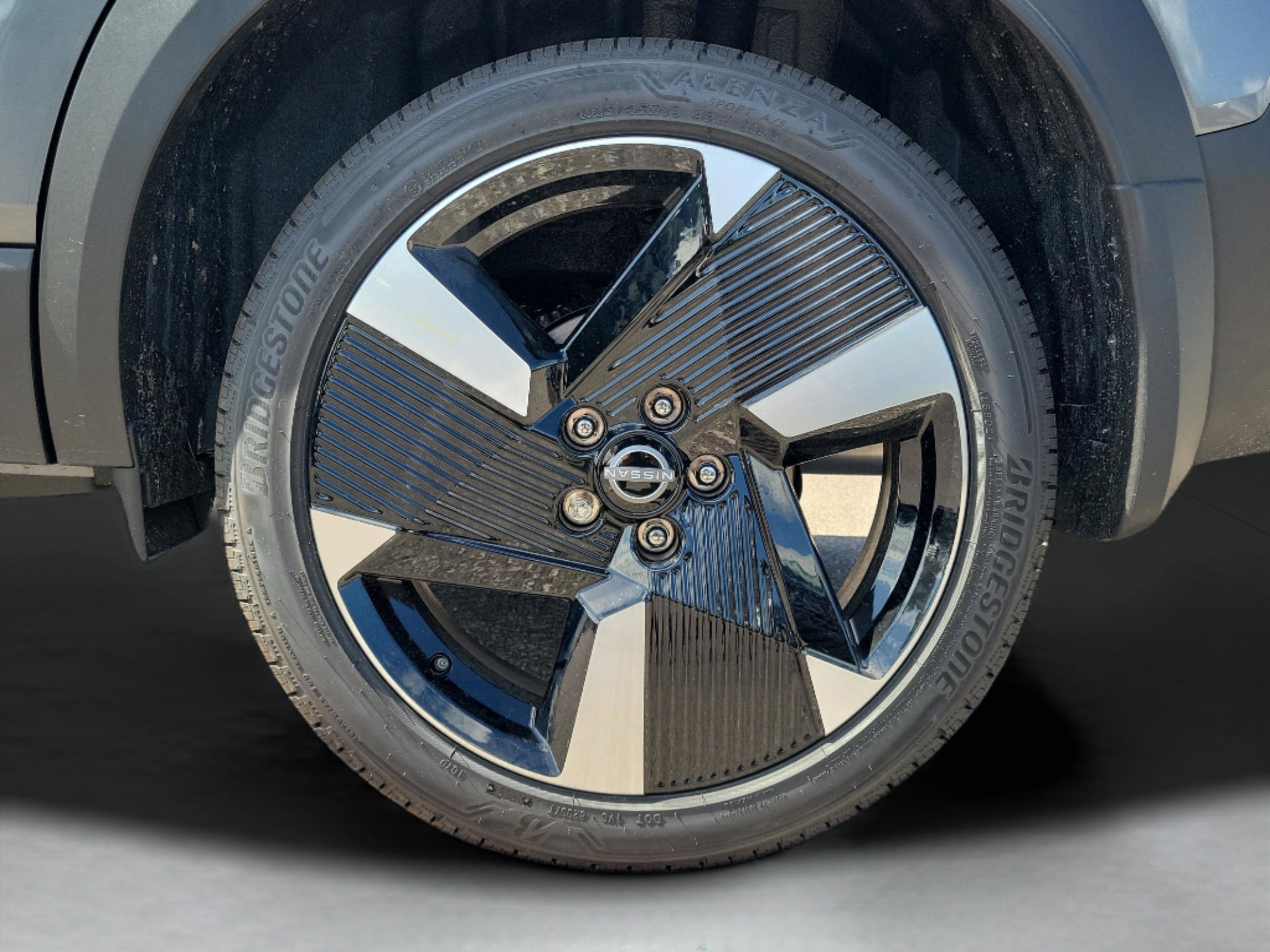 New 2025 Nissan Kicks SR FWD image 7