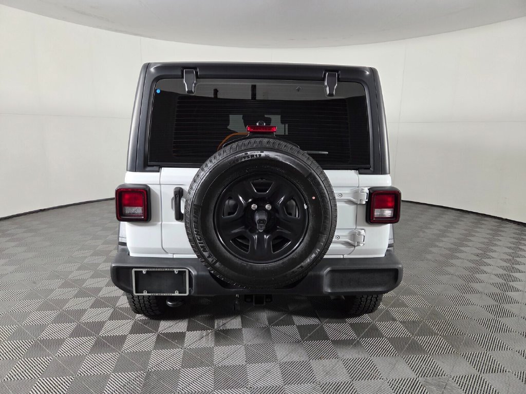 Used 2022 Jeep Wrangler Unlimited Sport AWD/4WD image 5