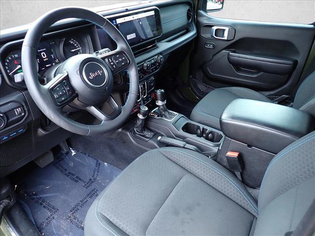Used 2024 Jeep Wrangler Unlimited Rubicon 4xe w/ Safety Group AWD/4WD image 11