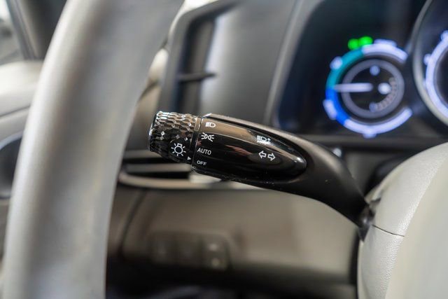 Used 2021 Hyundai Elantra Blue image 39