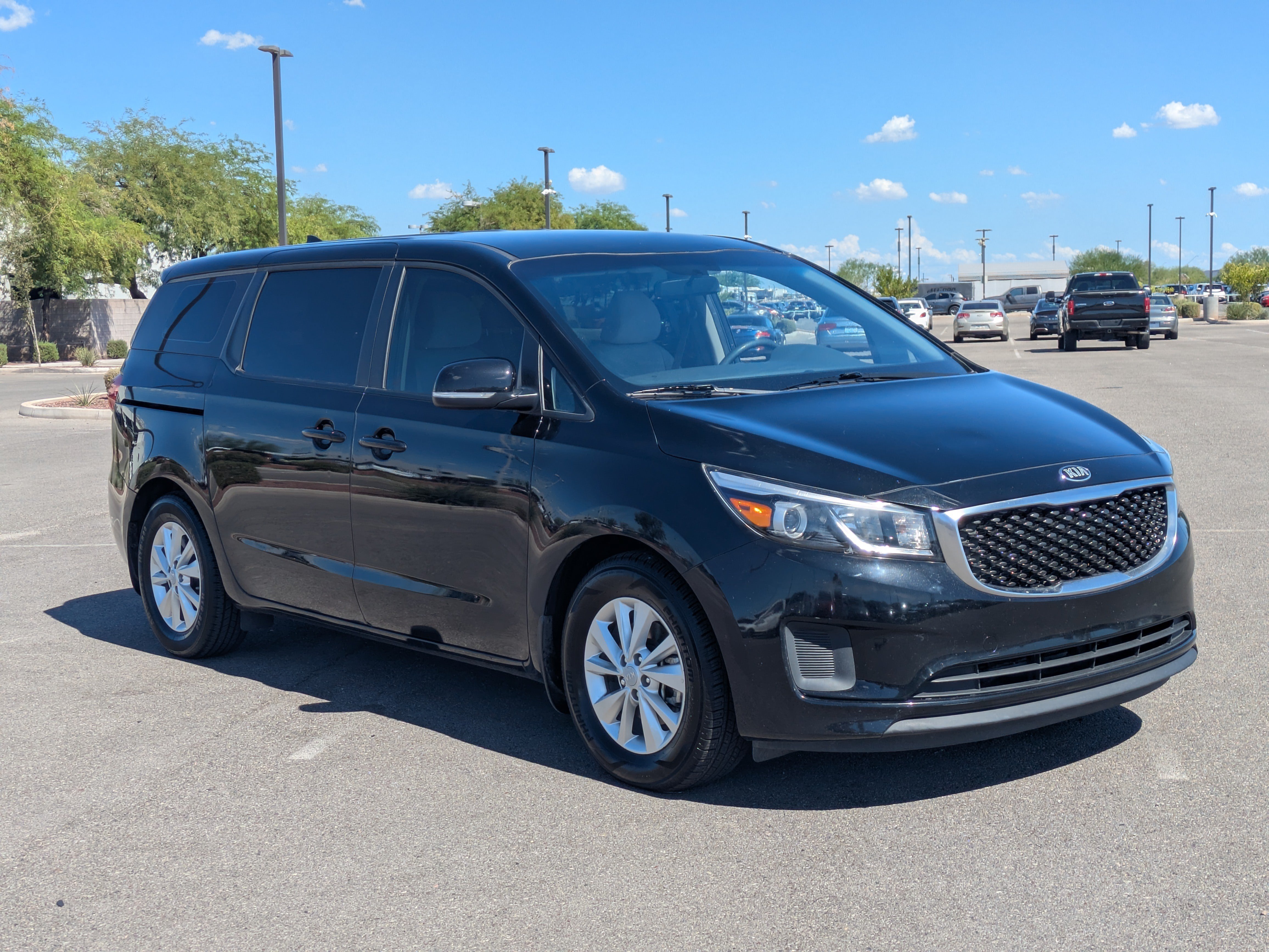 Used 2017 Kia Sedona L FWD image 7
