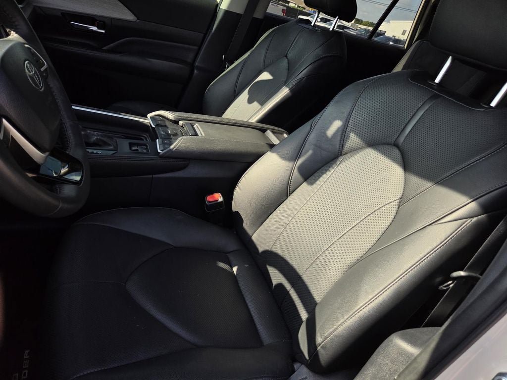 Used 2024 Toyota Grand Highlander FWD image 18