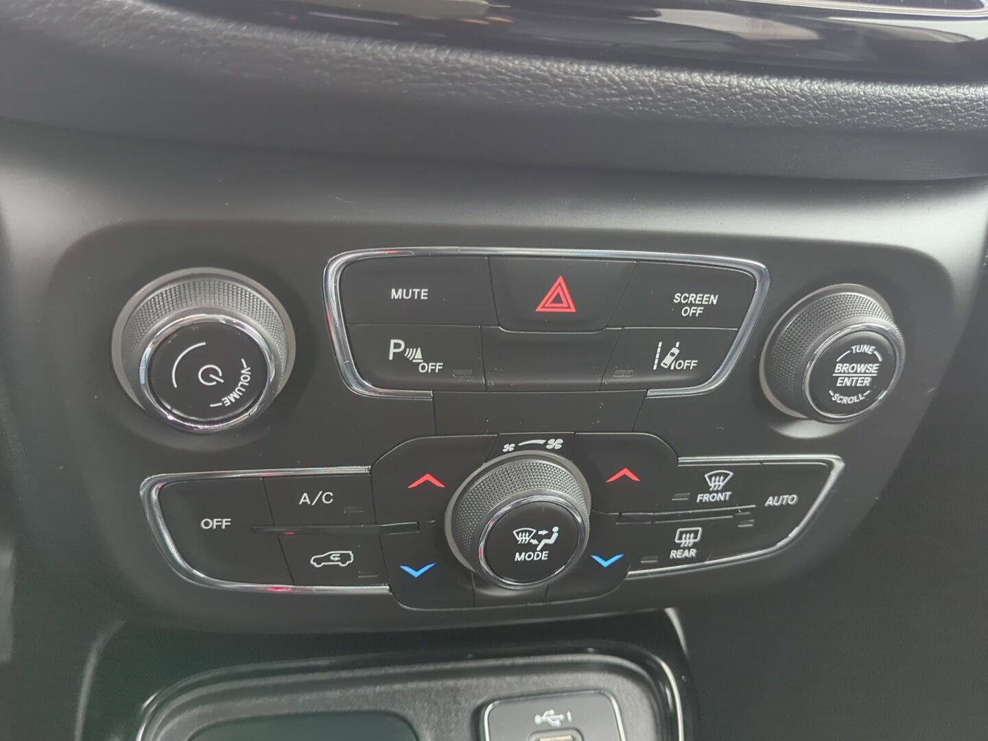 Used 2021 Jeep Compass Limited image 29