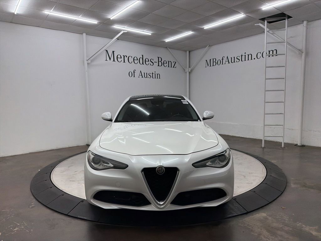 Used 2019 Alfa Romeo Giulia Ti w/ Quick Order Package 22Z Lusso image 2
