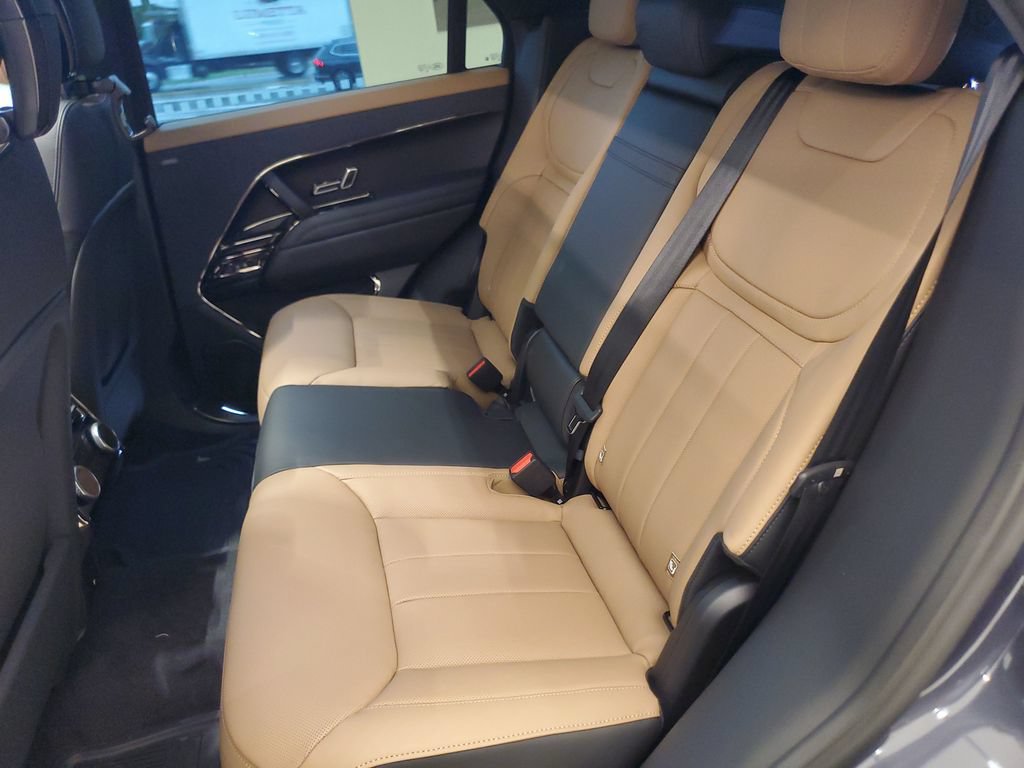 New 2027 Land Rover Range Rover Sport Dynamic SE AWD/4WD image 28