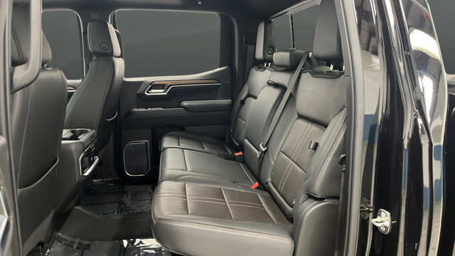 Used 2022 Chevrolet Silverado 1500 High Country w/ High Country Premium Package AWD/4WD image 23