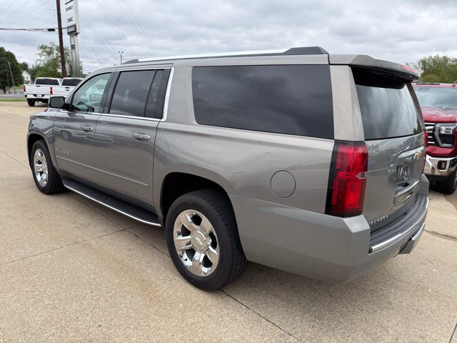 Used 2017 Chevrolet Suburban Premier AWD/4WD image 4