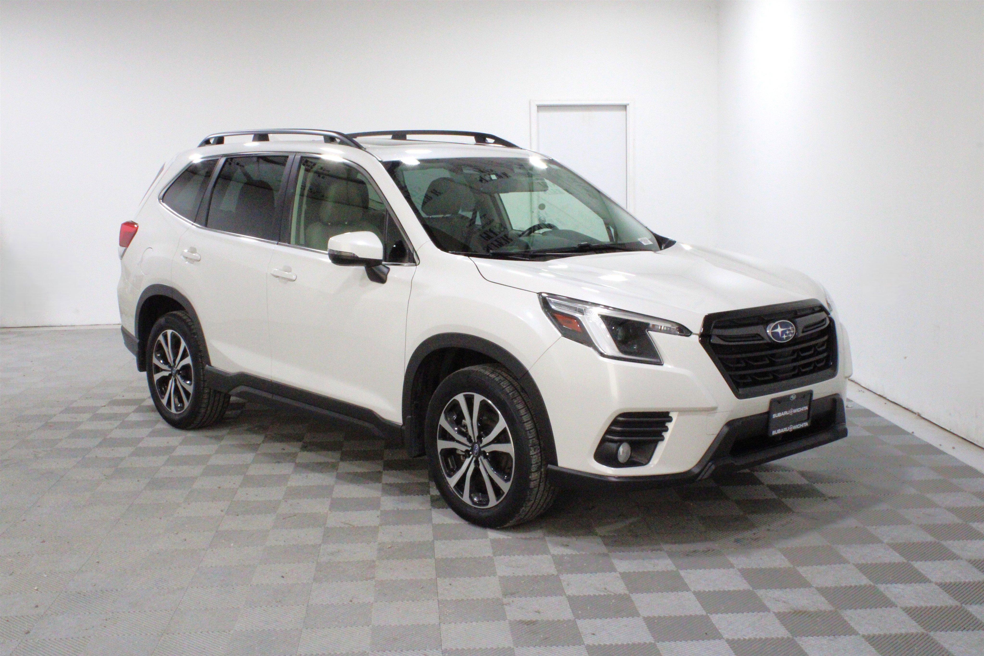 Used 2023 Subaru Forester Limited AWD/4WD image 1