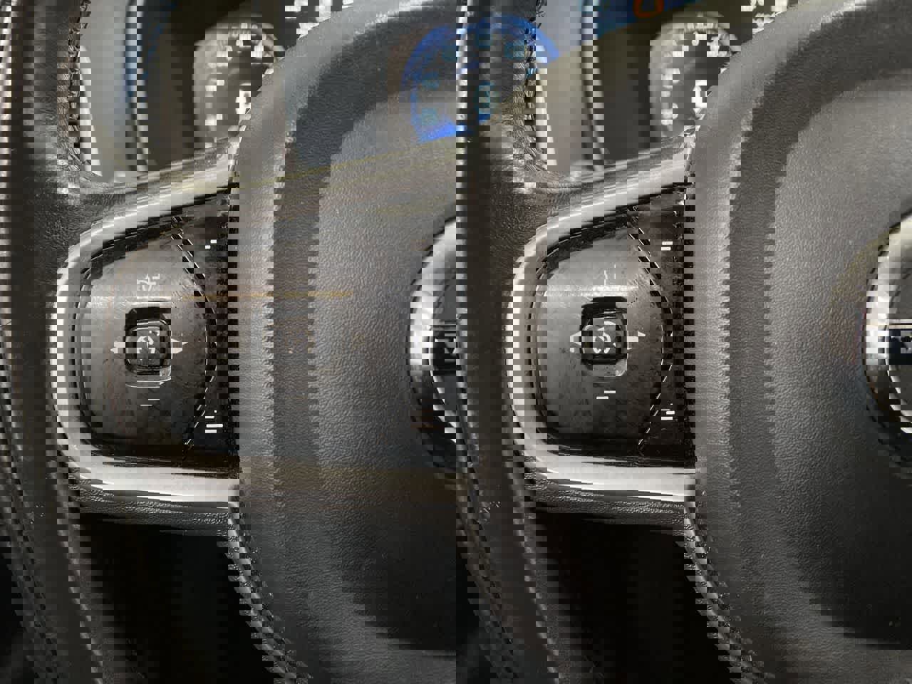 Used 2018 Volvo XC90 T6 Momentum w/ Convenience Package image 22