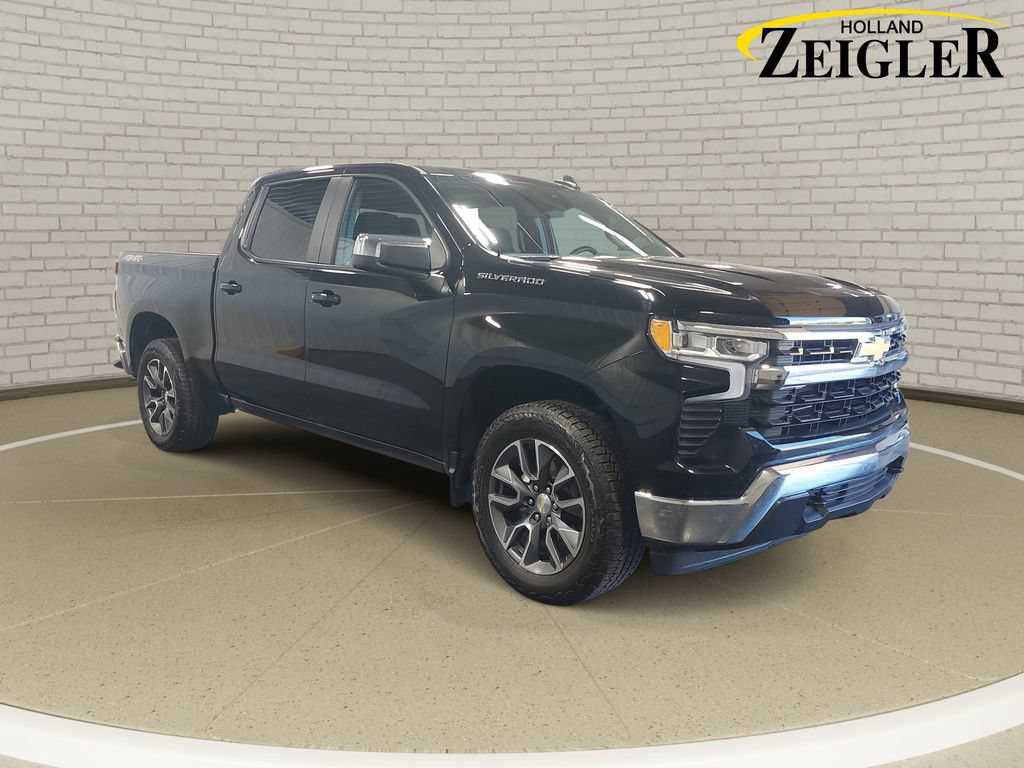 Used 2023 Chevrolet Silverado 1500 LT AWD/4WD image 3