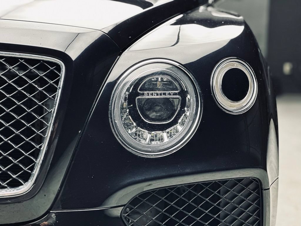 Used 2019 Bentley Bentayga AWD/4WD image 12