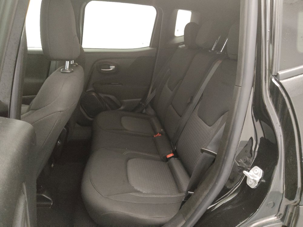 Used 2021 Jeep Renegade Latitude image 18