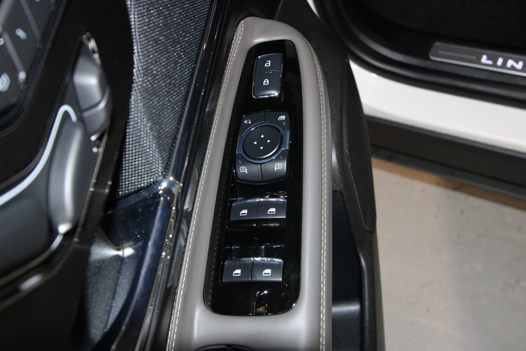 Used 2024 Lincoln Corsair Grand Touring w/ Equipment Group 302A image 6