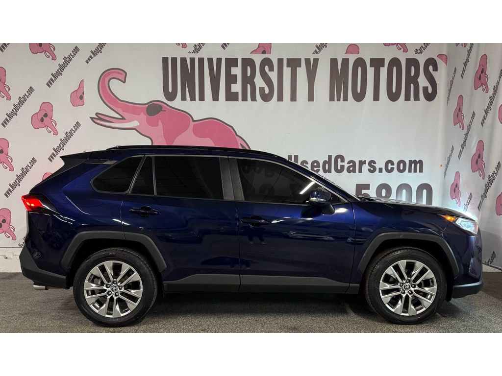 Used 2020 Toyota RAV4 XLE Premium image 9